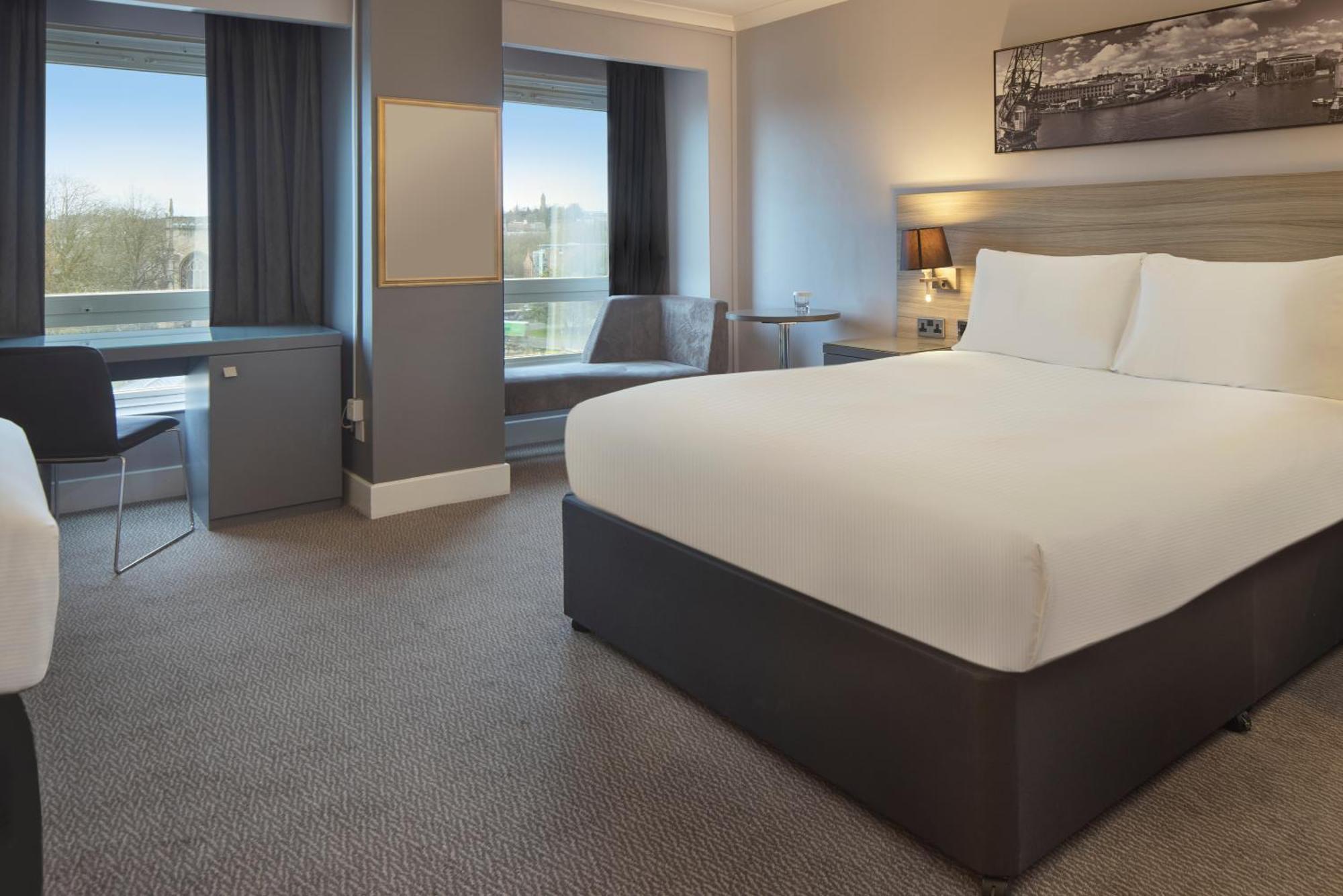 Doubletree By Hilton Bristol City Centre Esterno foto