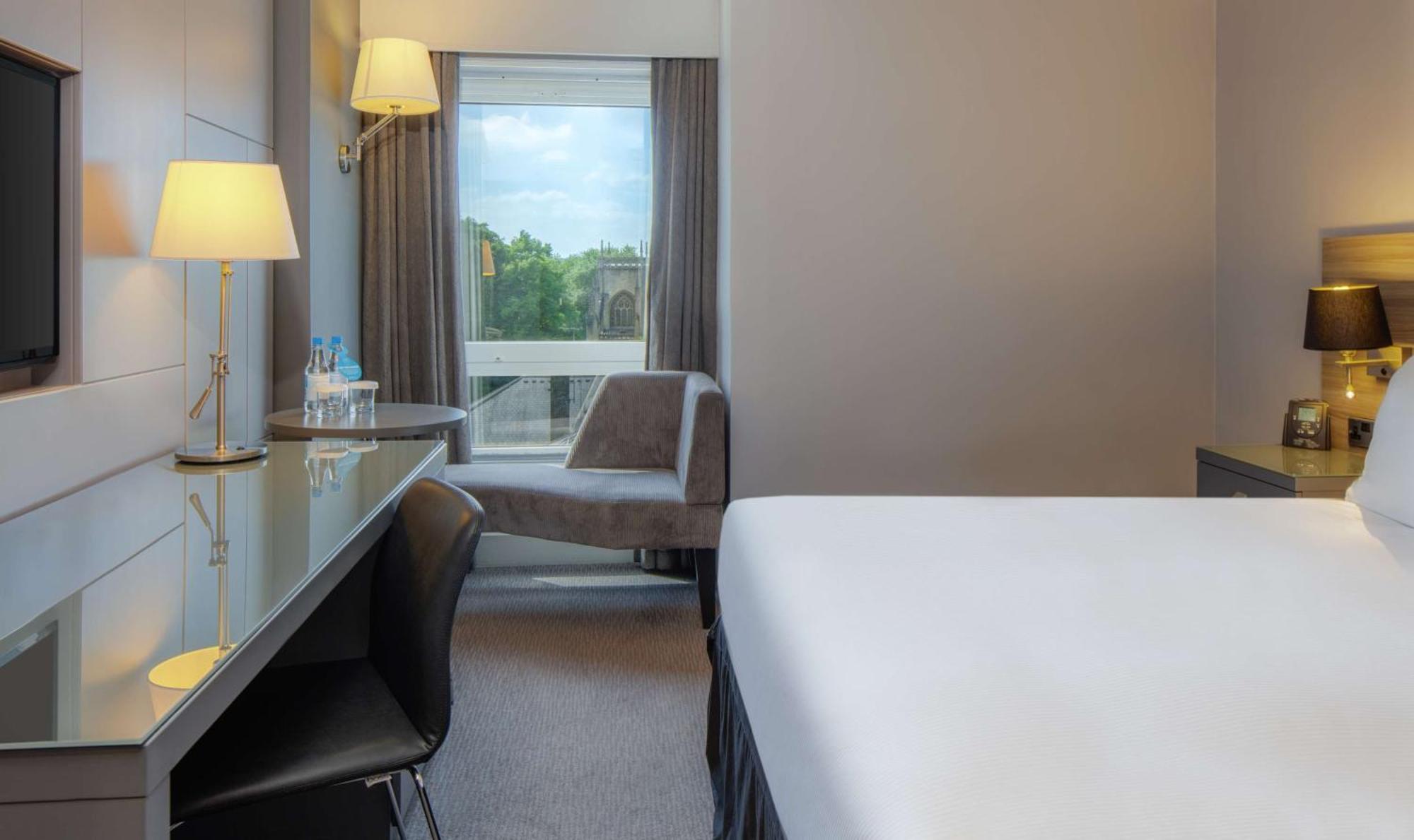Doubletree By Hilton Bristol City Centre Esterno foto