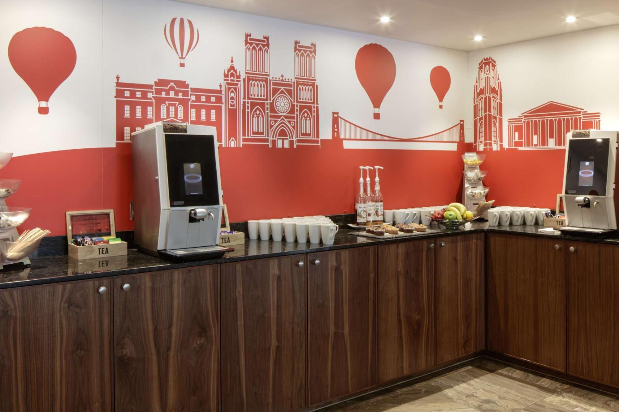 Doubletree By Hilton Bristol City Centre Esterno foto