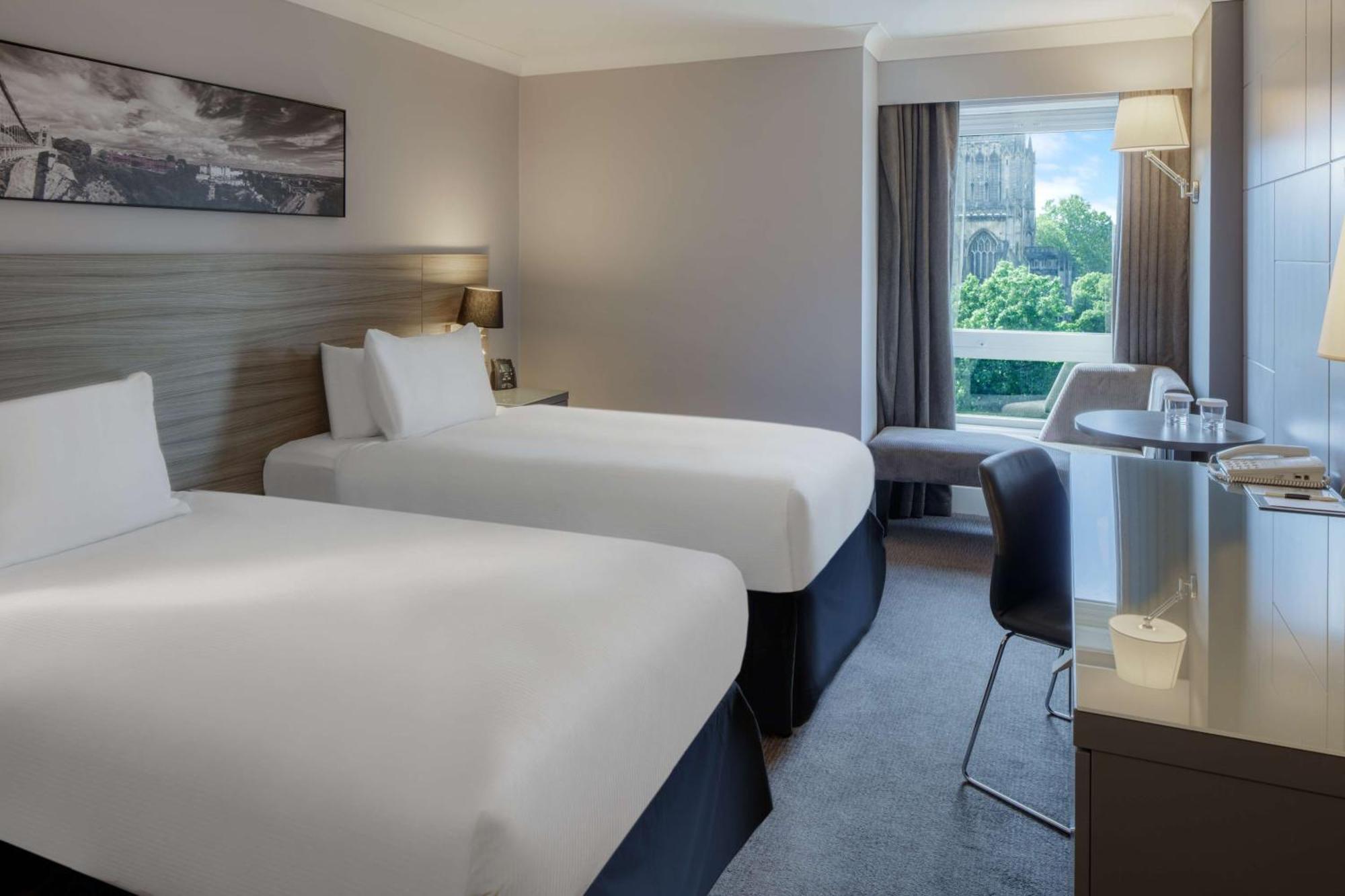 Doubletree By Hilton Bristol City Centre Esterno foto
