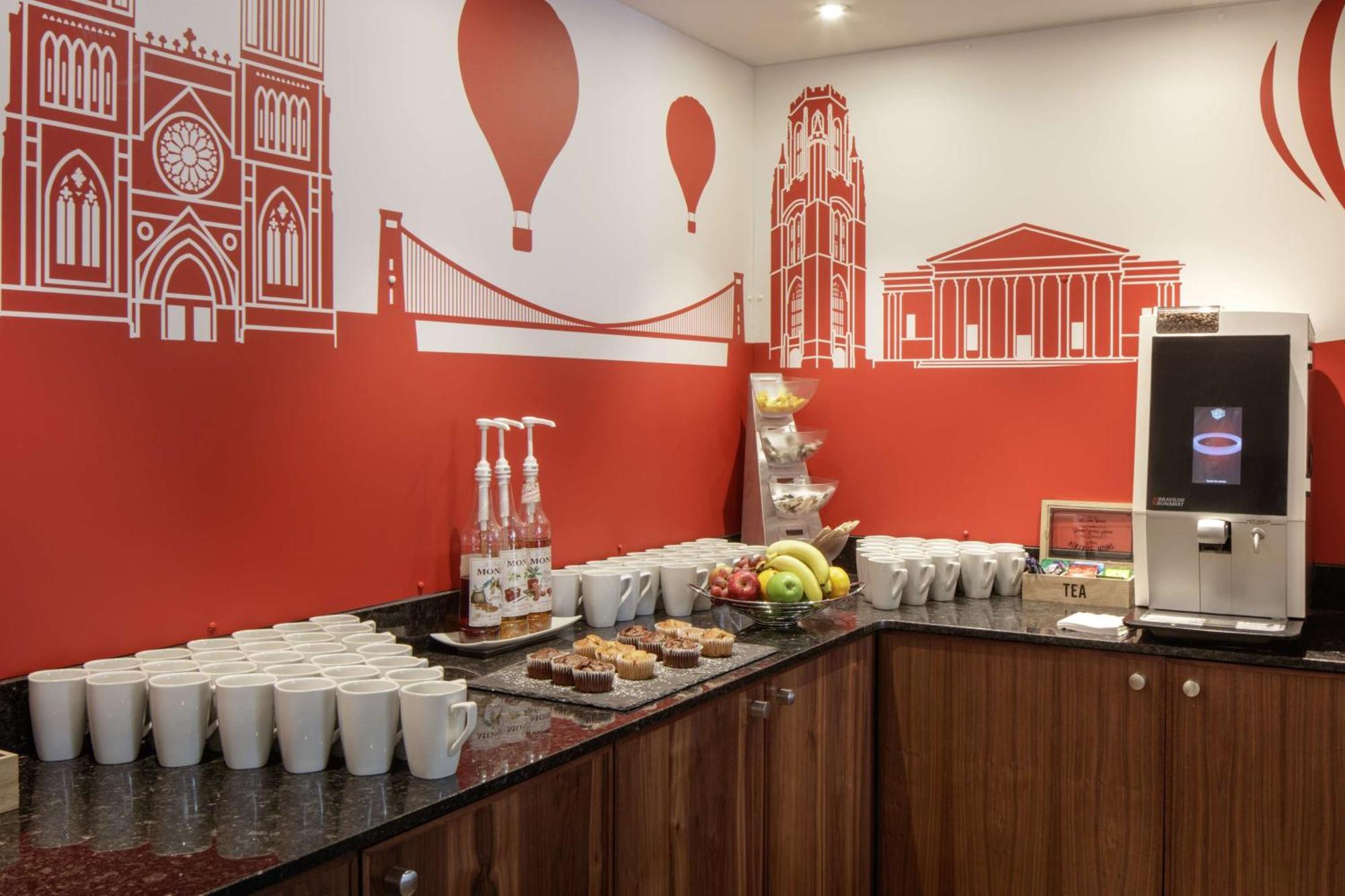 Doubletree By Hilton Bristol City Centre Esterno foto