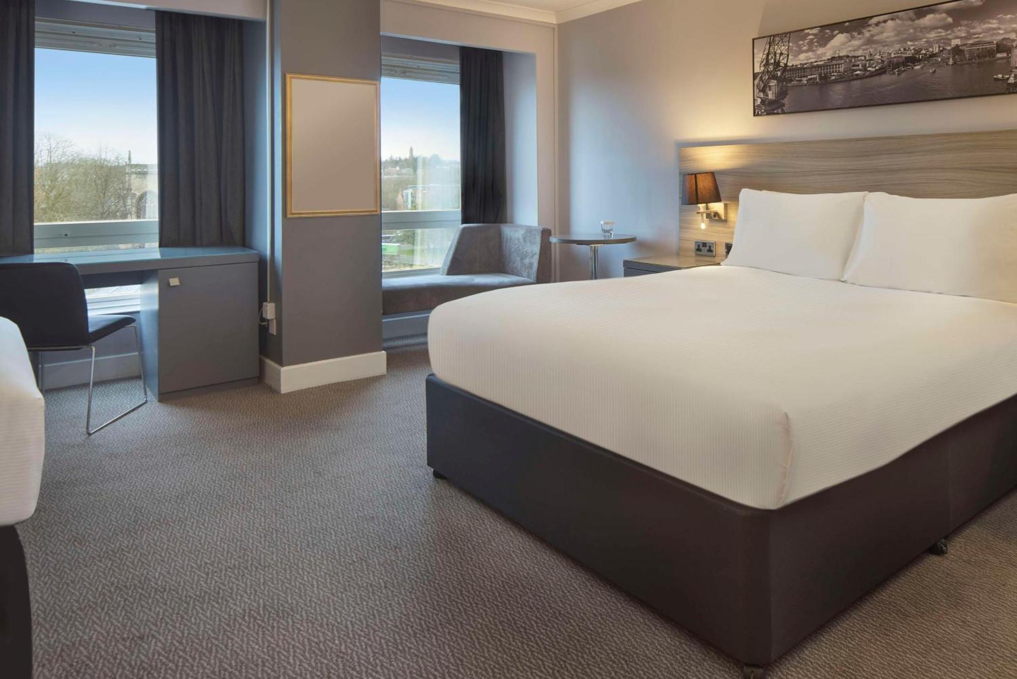 Doubletree By Hilton Bristol City Centre Esterno foto